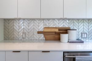 chevron pattern kitchen backsplash